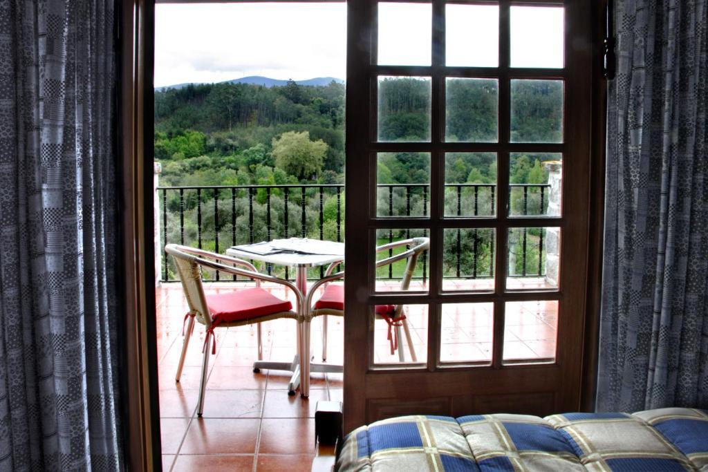 Hostal Casa Da Eira Lousã Habitación foto